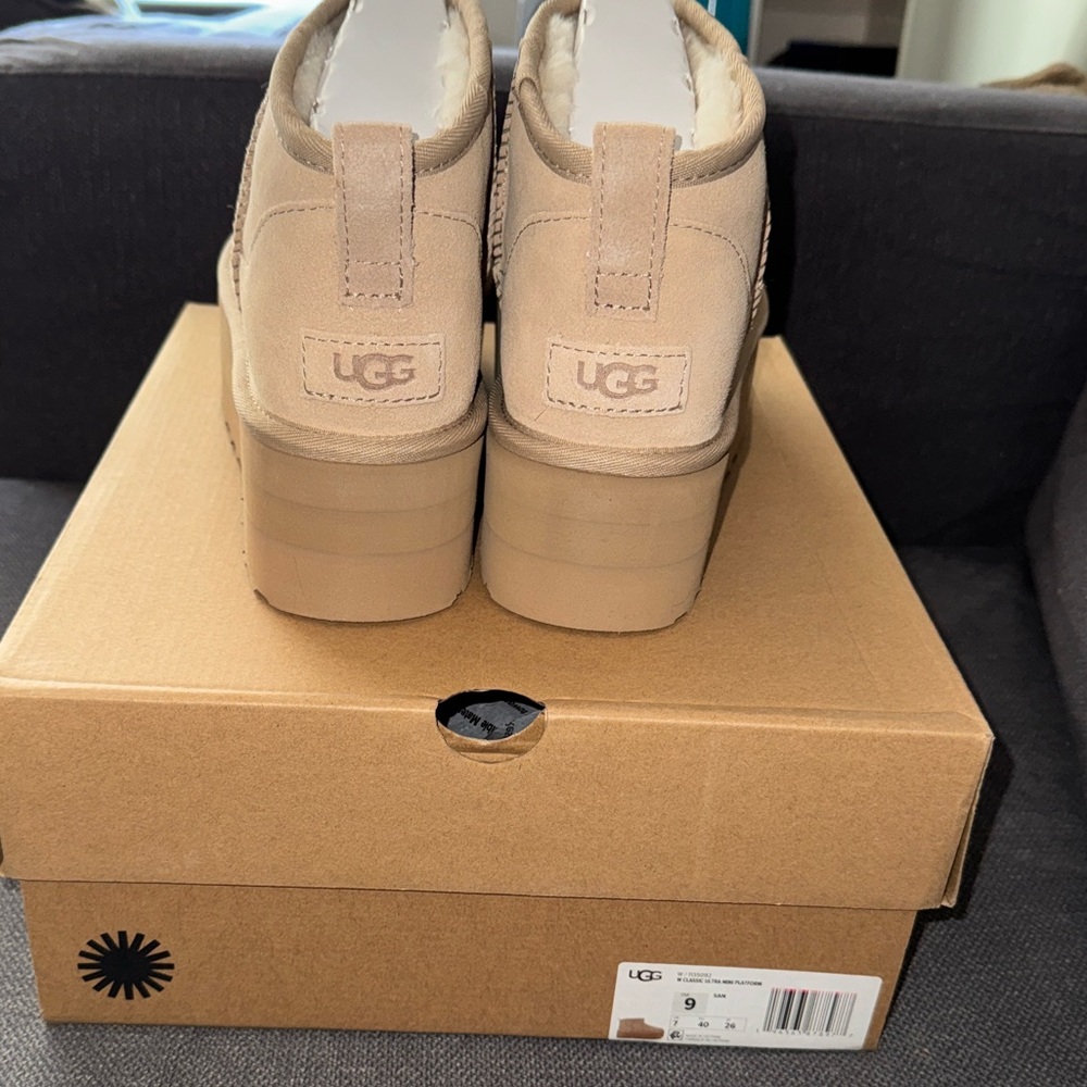 UGG Women's Classic Ultra Mini Platform Boots - Picture 5 of 12